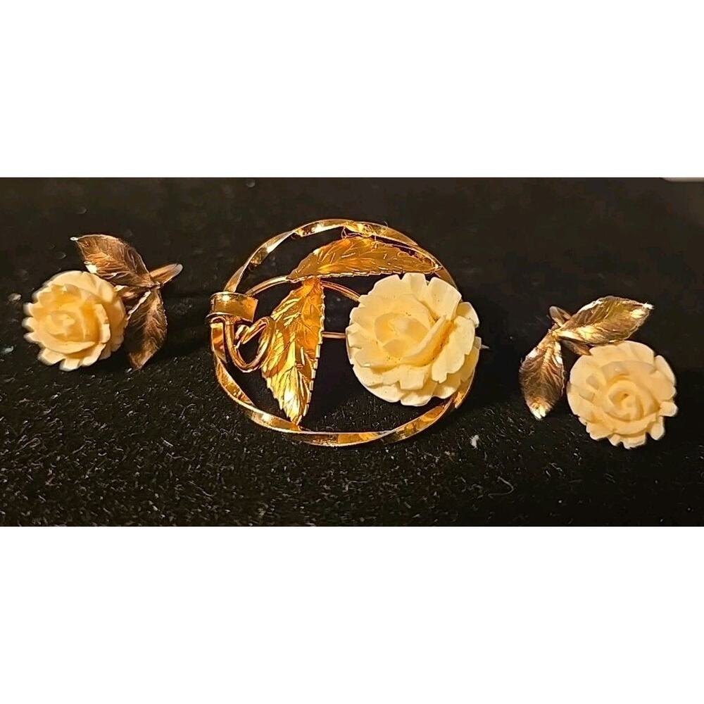 14k G.F. Retro Circular Flower Brooch Pin 12k G.F. Matching Screw Back Earrings